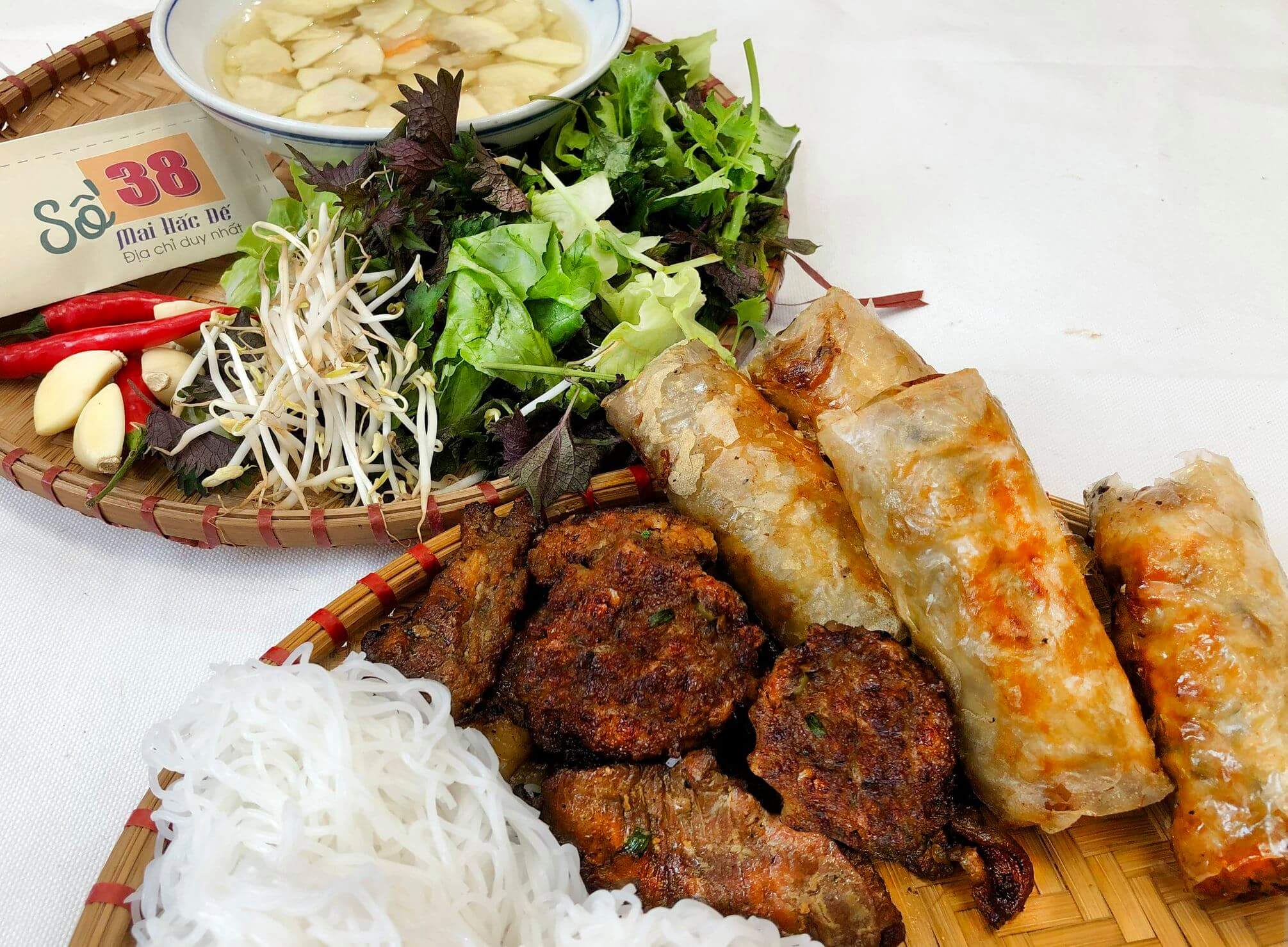 Món bún chả Hà Nội