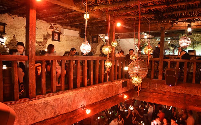 Carmen Bar Lý Tự Trọng