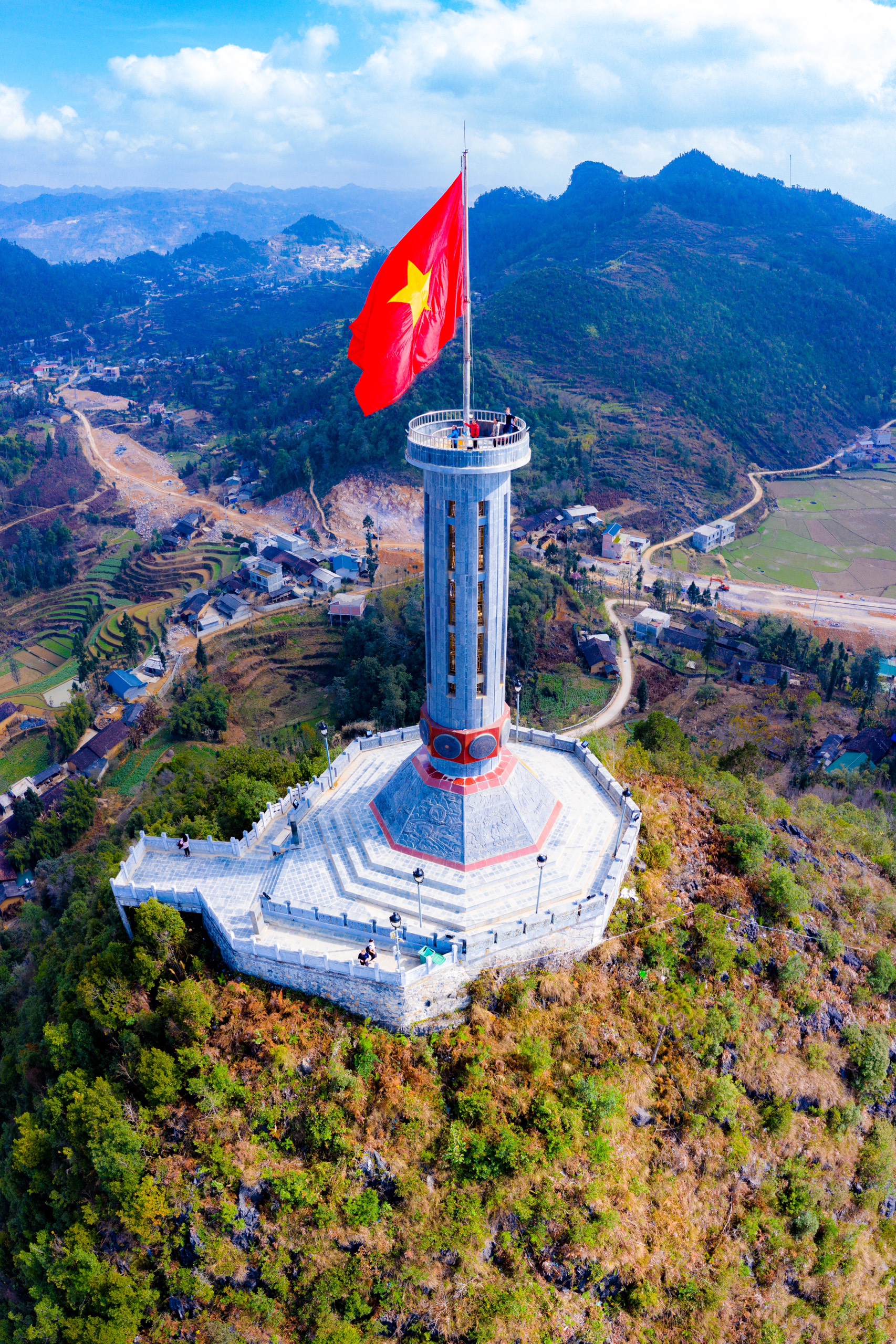Cột cờ Lũng Cú