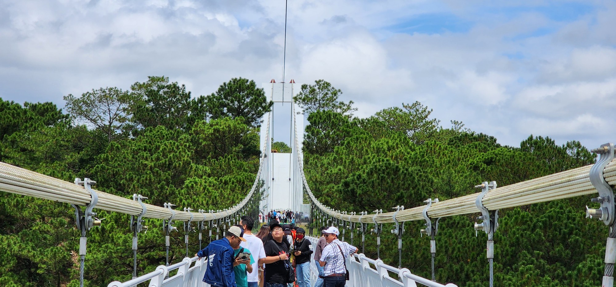 Cầu đáy kính dài 325m ở Đà Lạt sẵn sàng đón khách
