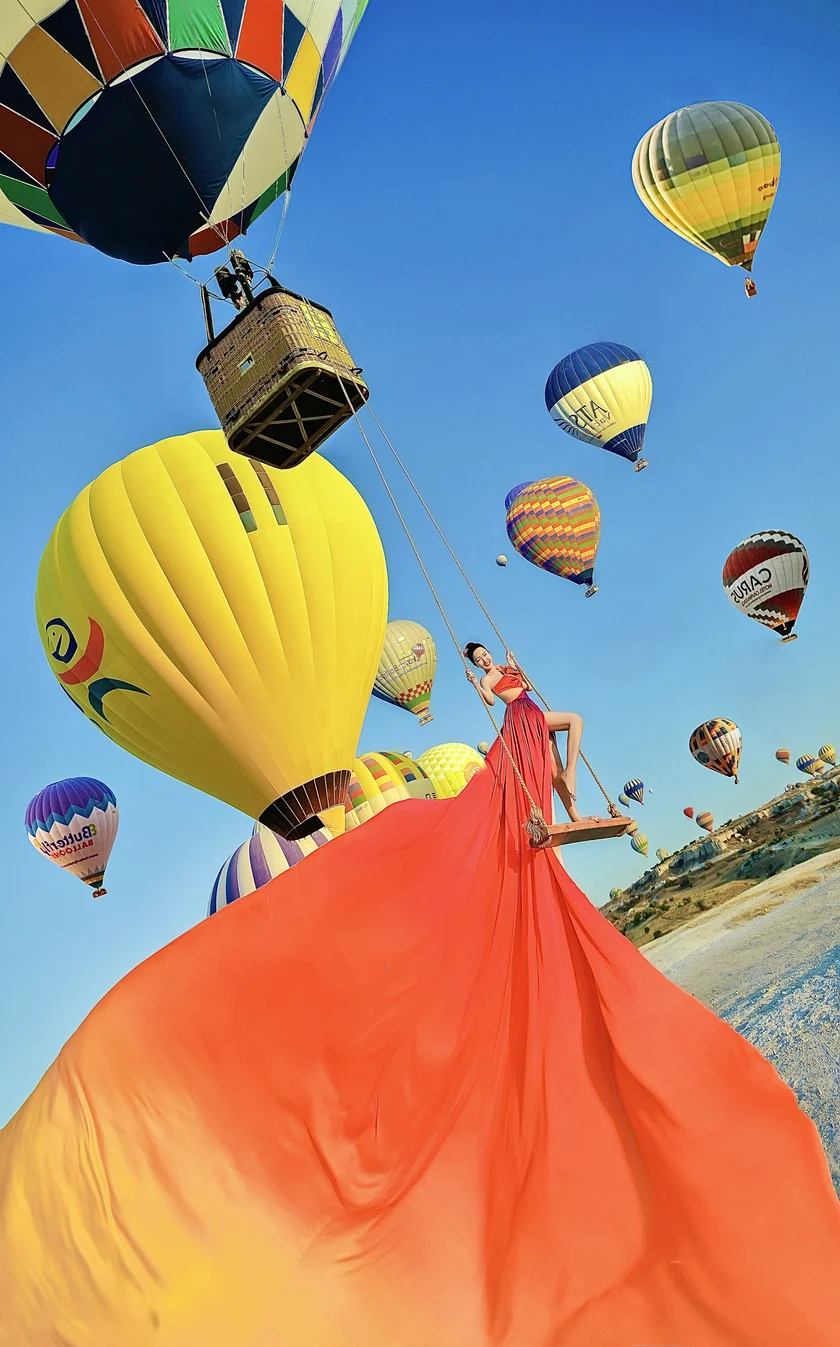 Cappadocia mỗi năm đón hàng triệu lượt khách nườm nượp đổ về để thỏa mãn giấc mơ lạc vào xứ cổ tích trên khinh khí cầu.