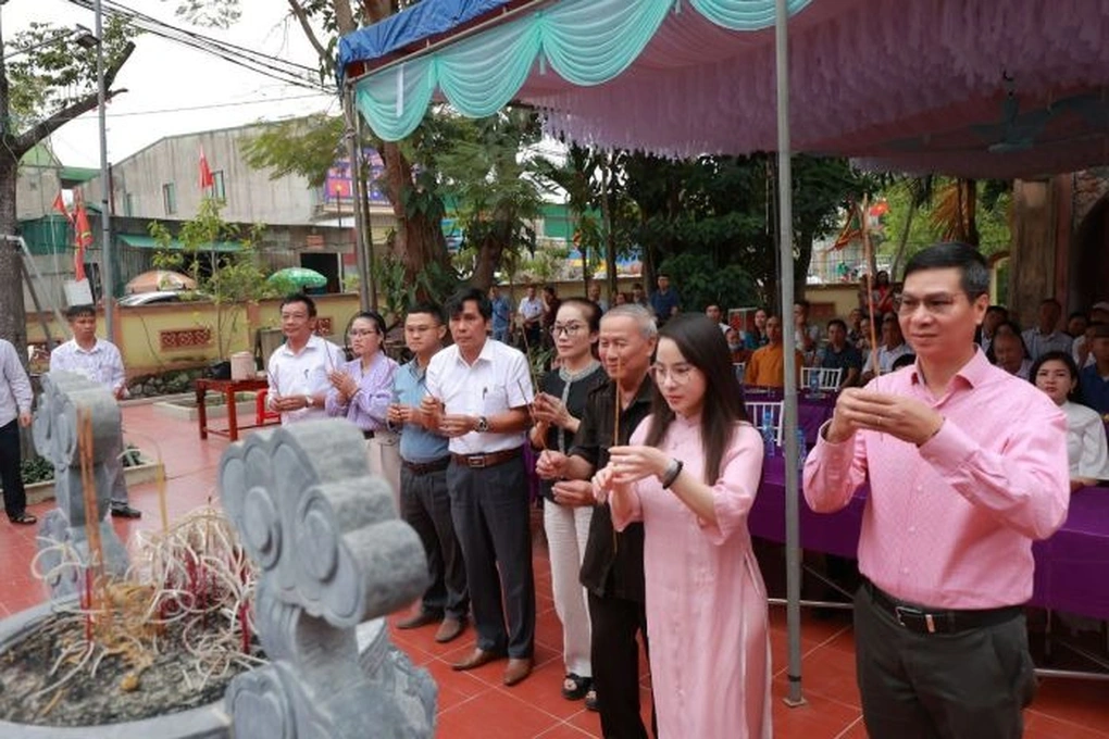 Lễ khánh thành trùng tu nâng cấp sửa chữa đền Đức Hoàng được tổ chức trang trọng.