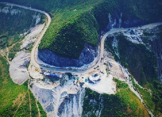 Cảnh đẹp hùng vĩ từ đèo Thung Khe