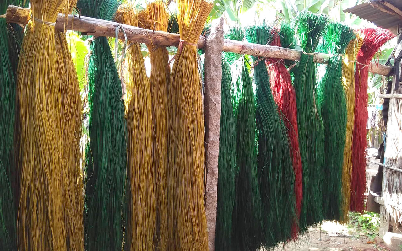 Làng chiếu Định Yên