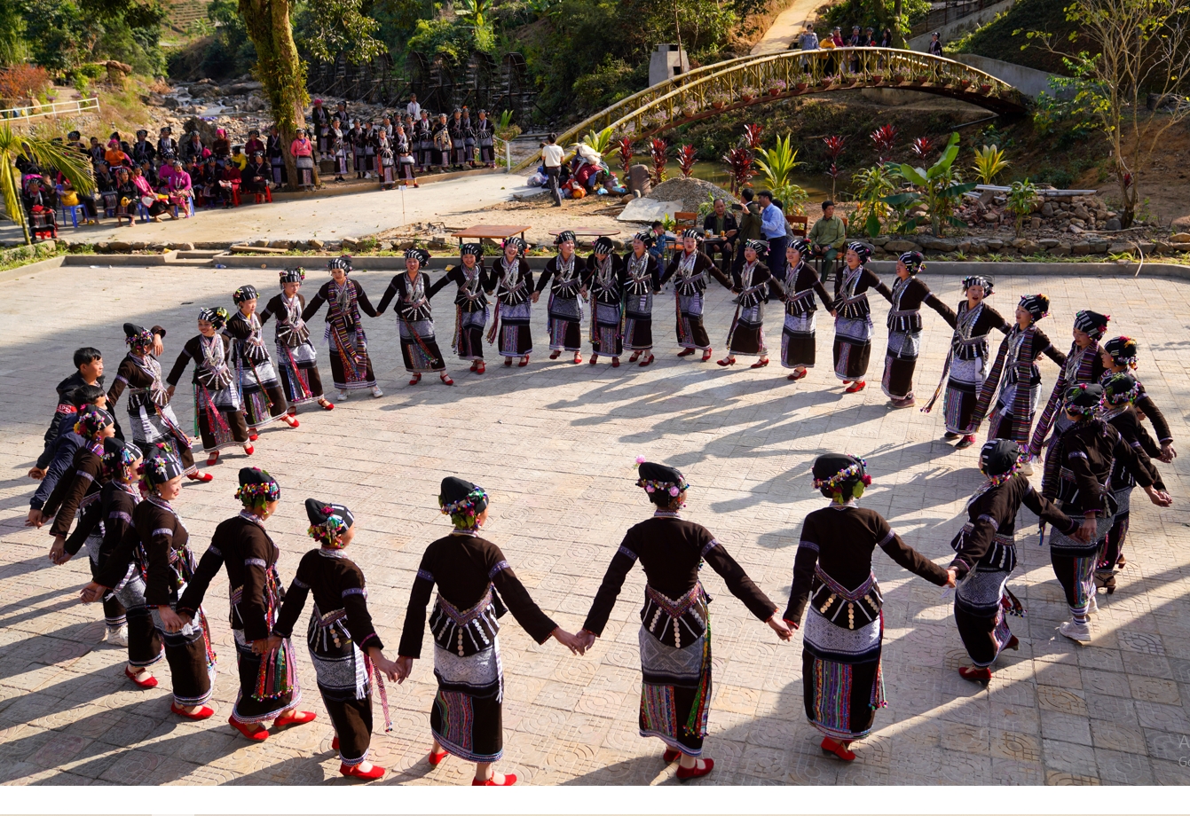 Những làn điệu dân ca, dân vũ mang đậm nét văn hóa của đồng bào các dân tộc thiểu số ở Tam Đường, khiến du khách mê đắm mỗi khi thưởng thức.