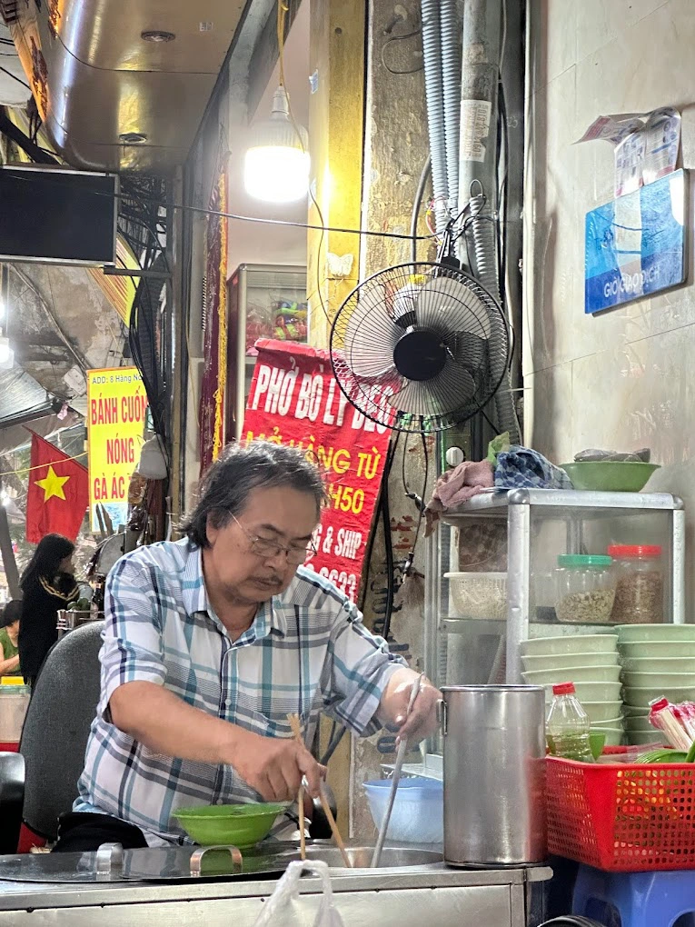 Hàng phở của gia đình chú Lý