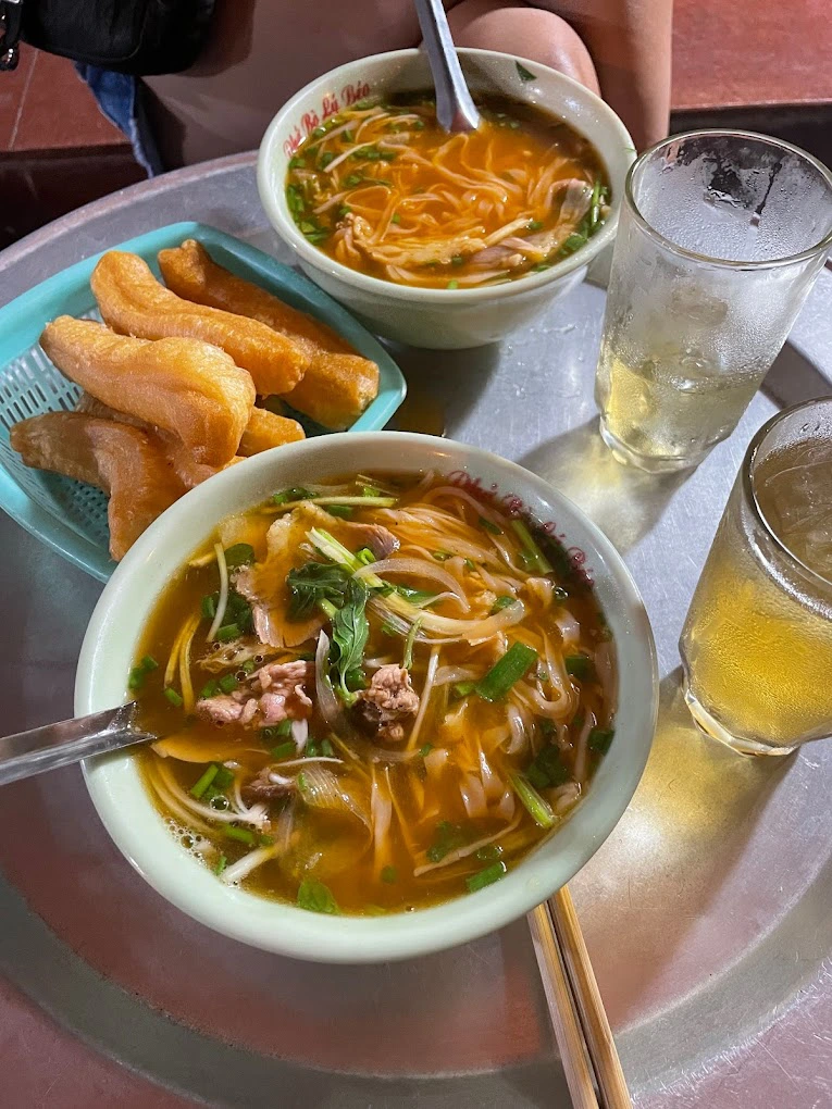 Hàng phở của gia đình chú Lý