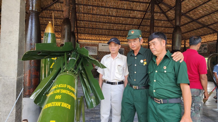 Thời gian qua, dù chưa đi vào hoạt động chính thức nhưng nhà bom đã thu hút hàng trăm du khách tham quan mỗi ngày.