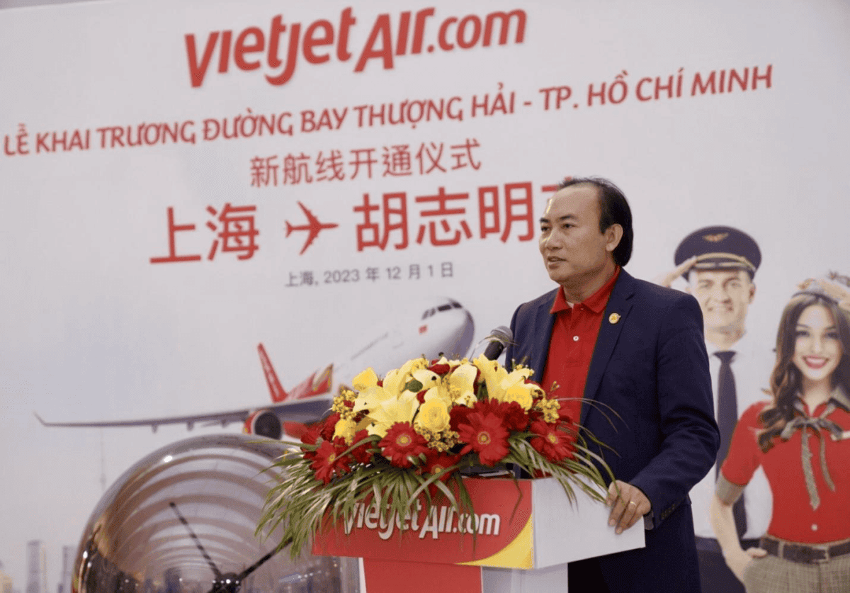Lễ khai trương diễn ra tại sân bay Thượng Hải. Phát biểu khai mạc, Phó tổng giám đốc Vietjet Tô Việt Thắng cho biết hãng sẽ phục vụ hành khách với 7 chuyến khứ hồi mỗi tuần, mỗi chặng bay khoảng hơn 4 giờ.