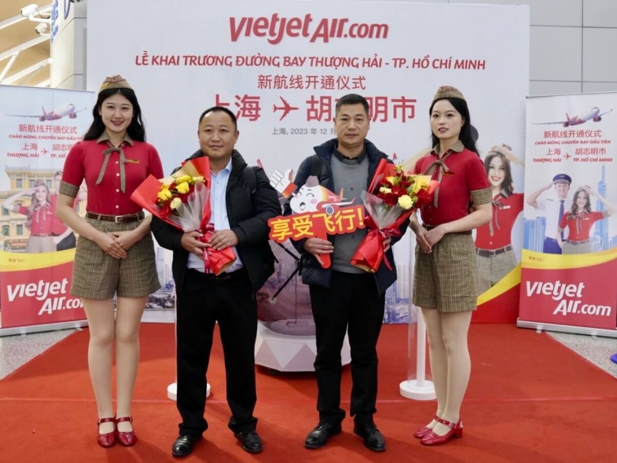 Các chuyến bay đáp ứng nhu cầu đi lại của người dân, du khách, doanh nhân Thượng Hải và TP HCM với thời gian thuận tiện, giá vé tốt. Ngoài Trung Quốc, thời gian gần đây, hãng còn tăng cường kết nối đến một số điểm đến tại Australia, Ấn Độ, Indonesia, Thái Lan, Singapore, Malaysia, Kazakhstan...