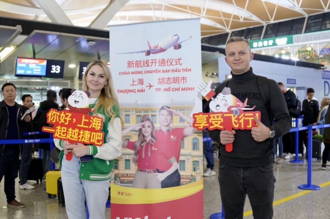 Khách bay cùng Vietjet được trang bị gói bảo hiểm Sky Care miễn phí, tham gia chương trình khách hàng thân thiết SkyJoy để thỏa thích tích điểm, đổi quà.