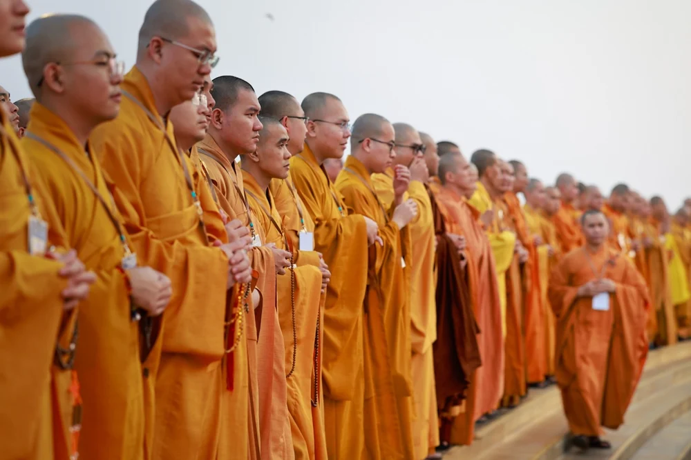 Lễ an vị tôn tượng được tổ chức trang trọng và linh thiêng.