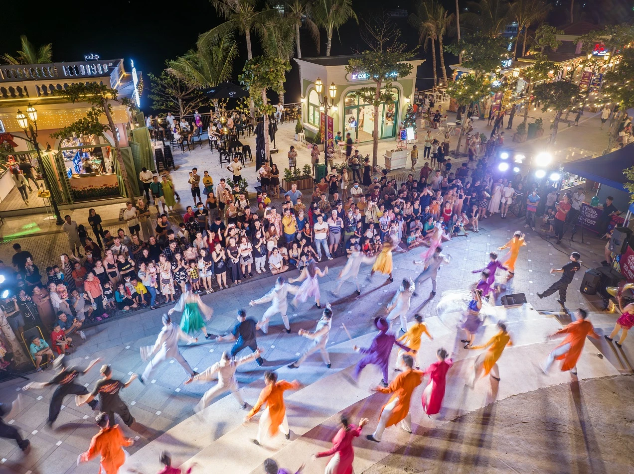 VUI-Fest đã khoác thêm cho Sunset Town một “chiếc áo” sôi động bên cạnh không khí trữ tình