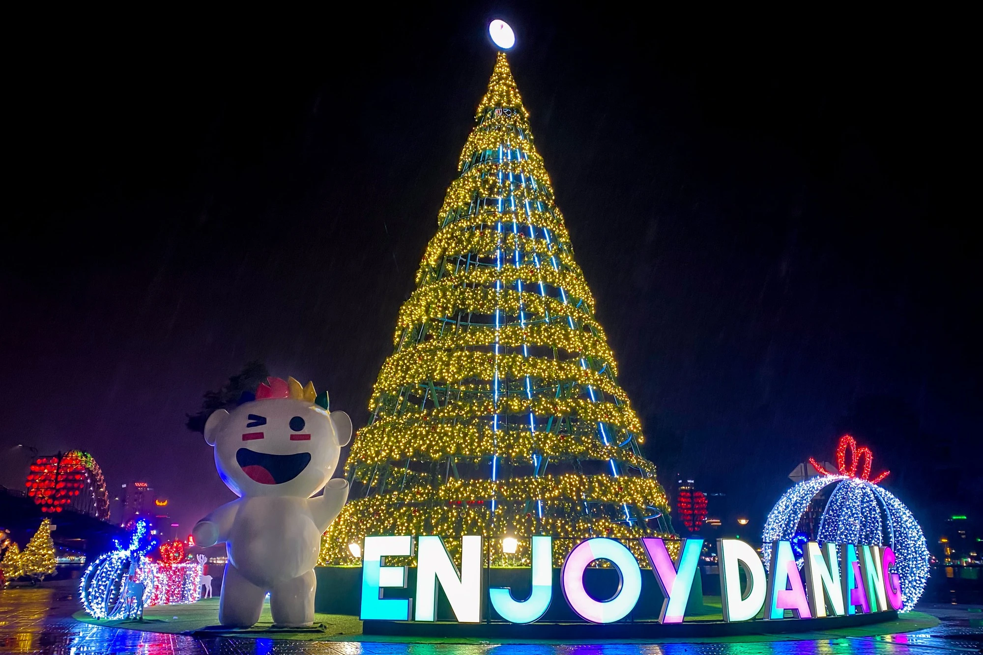 "Cây ánh sáng" và mô hình chat bot du lịch Đà Nẵng
