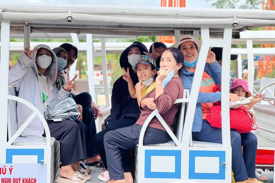 Mùa hè là thời điểm nhiều gia đình dành thời gian đi chơi cùng nhau.