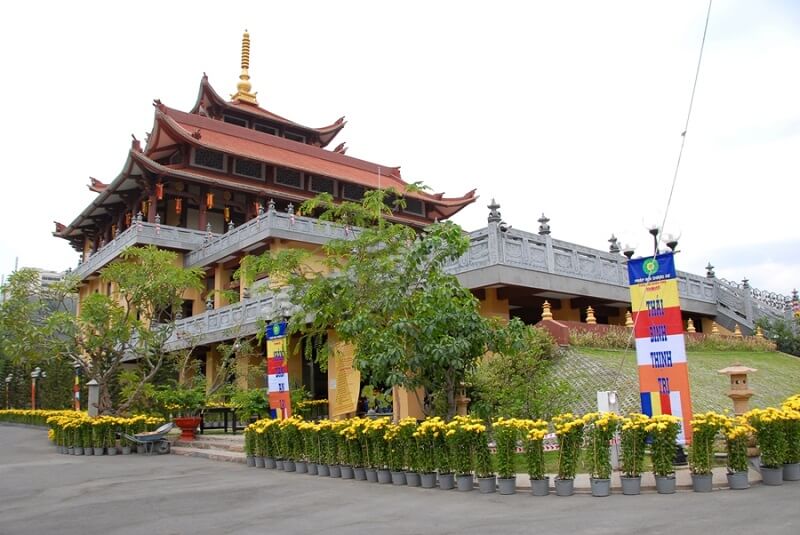 Chùa Huê Nghiêm quận 2