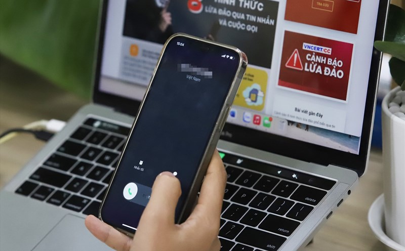 Các đối tượng lừa đảo có nhiều thủ đoạn, nhưng phần lớn đánh vào tâm lý thích mua tour, combo du lịch, vé máy bay giá rẻ.