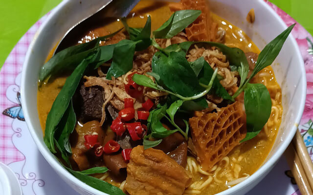 Phá lấu bò A Tèo