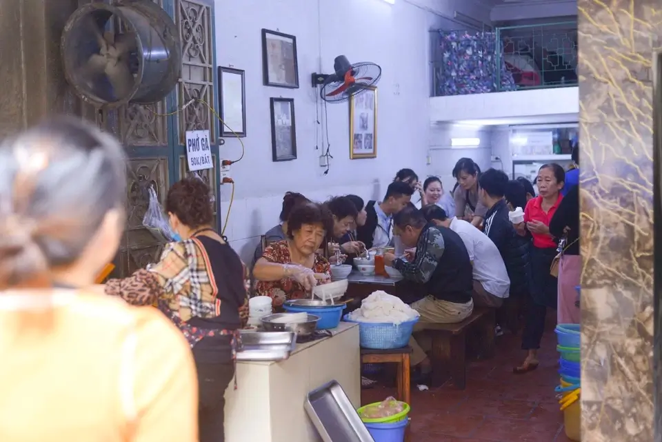 Quán phở Lâm nằm trên phố Nam Ngư.