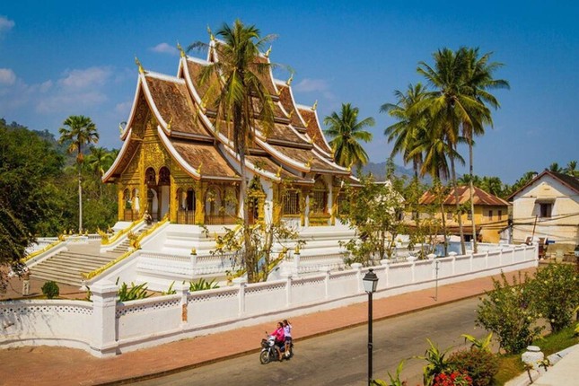 Luông Pha Bang được nhiều du khách chú ý bởi mang nét văn hoá lâu đời của người Lào.