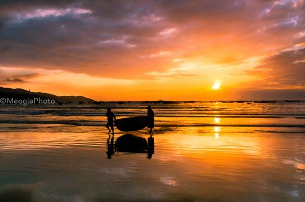 Bãi Biển Mỹ Khê bãi biển đáng đi nhất trong mùa hè