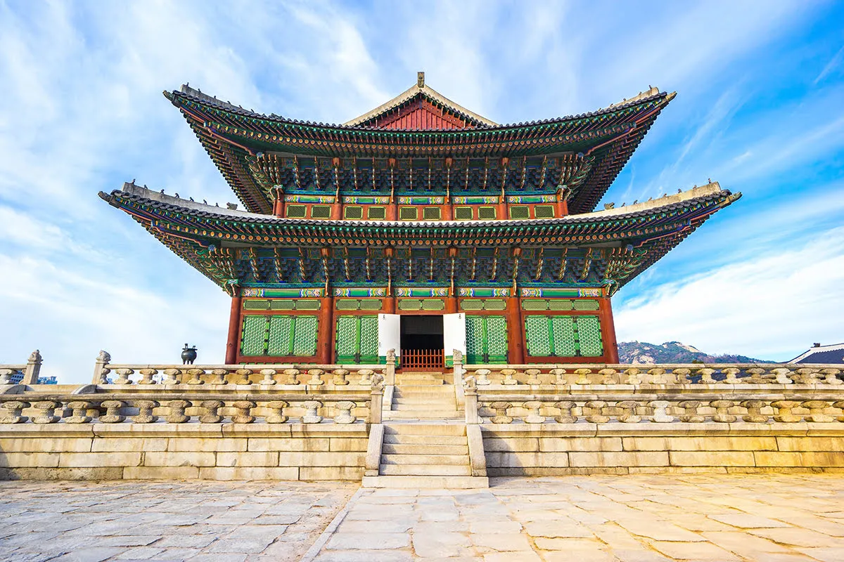 Cung điện Gyeongbok được xây dựng vào năm 1395 dưới triều vua Taejo thuộc triều đại Joseon