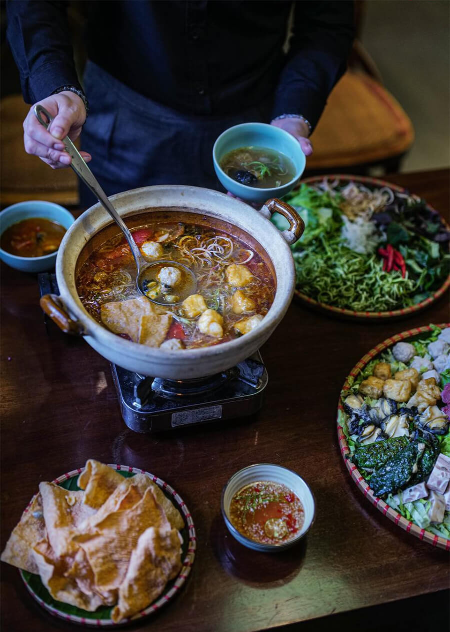 Lẩu riêu của quán Luk Lak. Ảnh: Luk Lak Restaurant