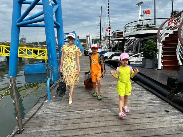 Du khách tham quan vịnh Hạ Long nửa ngày sẽ trả phí cao hơn so với đi các tuyến cố định như hiện nay