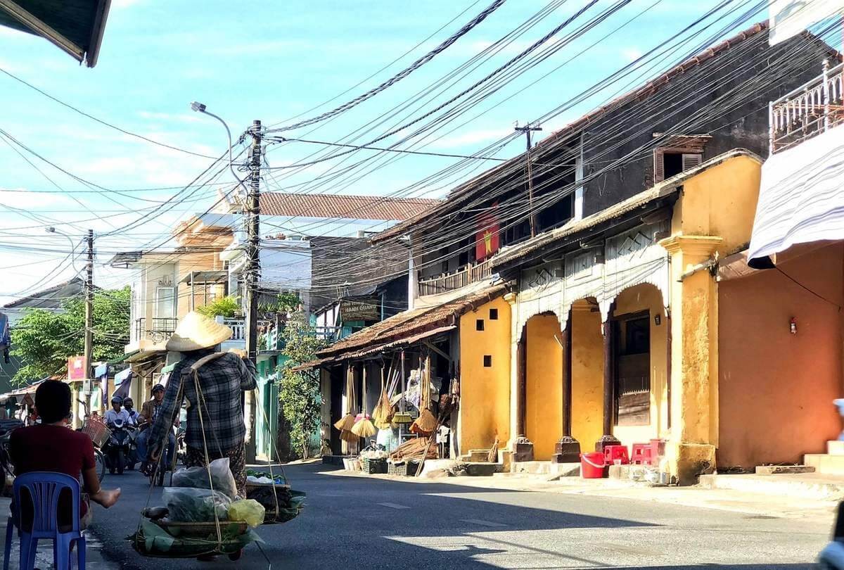 Dạo quanh phố cổ Bao Vinh