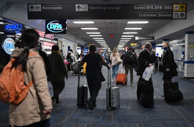 Hành khách tại sân bay quốc tế Washington Dulles