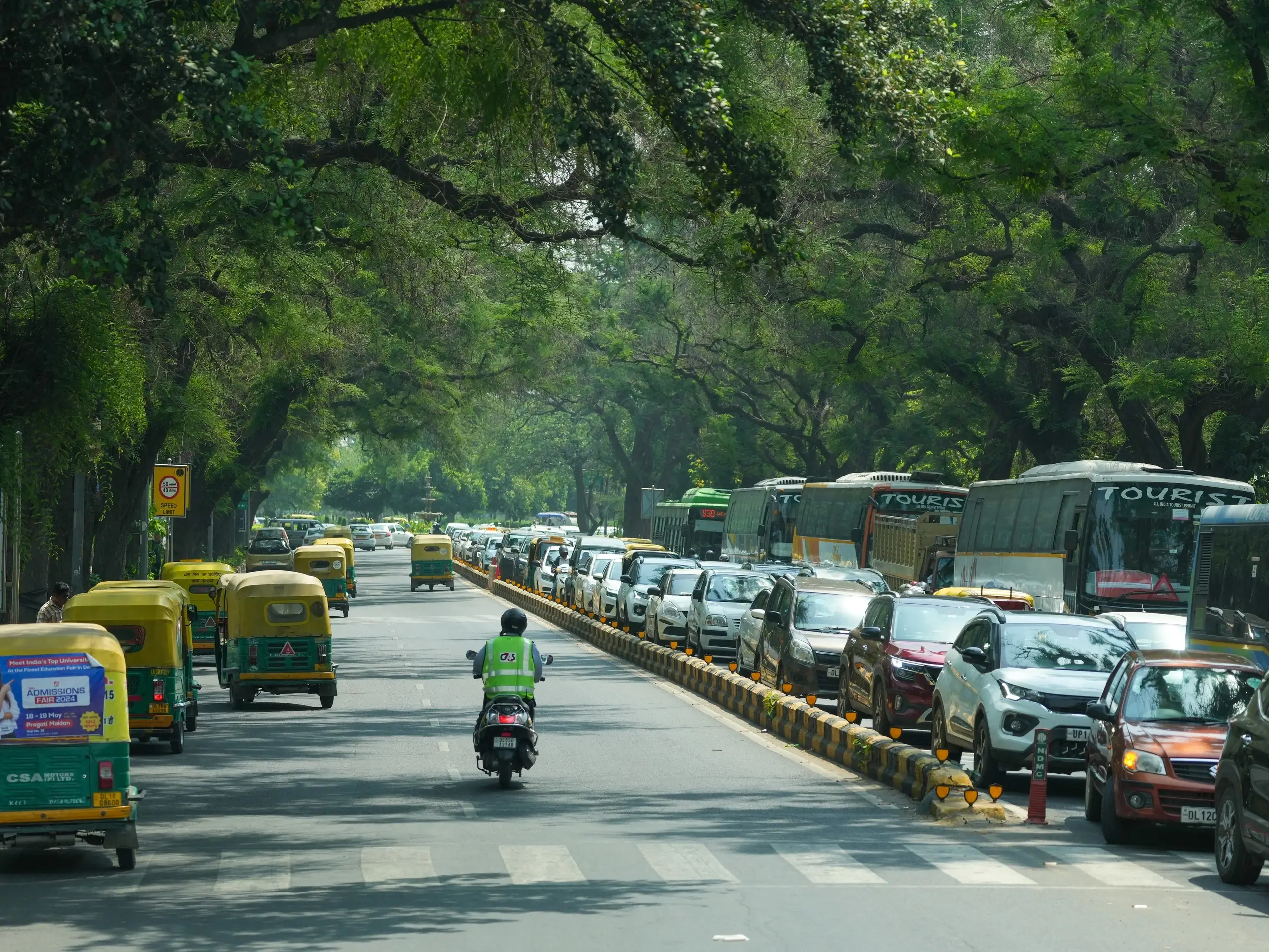 Xe tuk tuk, thức ăn đường phố là nét đặc trưng nhất trên mọi đường phố của Ấn Độ