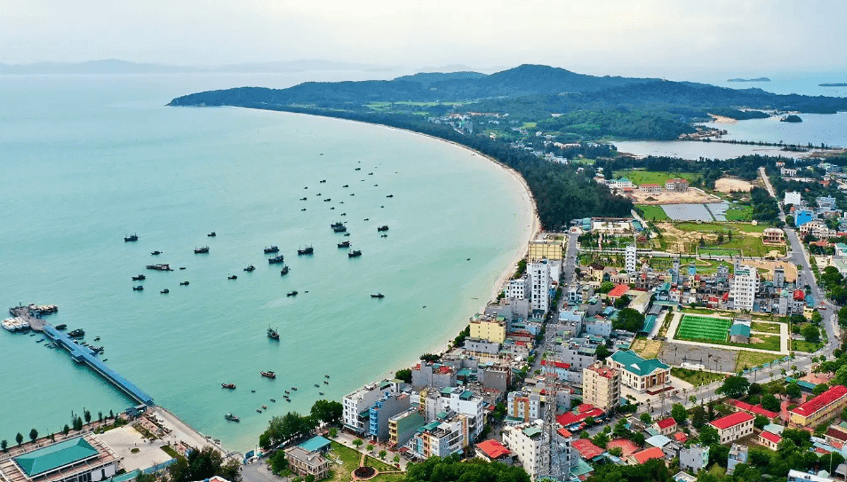 Không chỉ sở hữu không gian đẹp mắt và thơ mộng, mà Tuần Châu còn là nơi tổ chức các chương trình biểu diễn nhạc nước đầy ấn tượng.