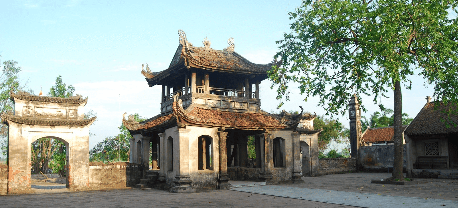 Với vị trí độc đáo, kiến trúc lịch sử và ý nghĩa tôn giáo sâu sắc, Chùa Trấn Quốc là một trong những điểm đến không thể bỏ qua khi bạn đến thăm Hà Nội.