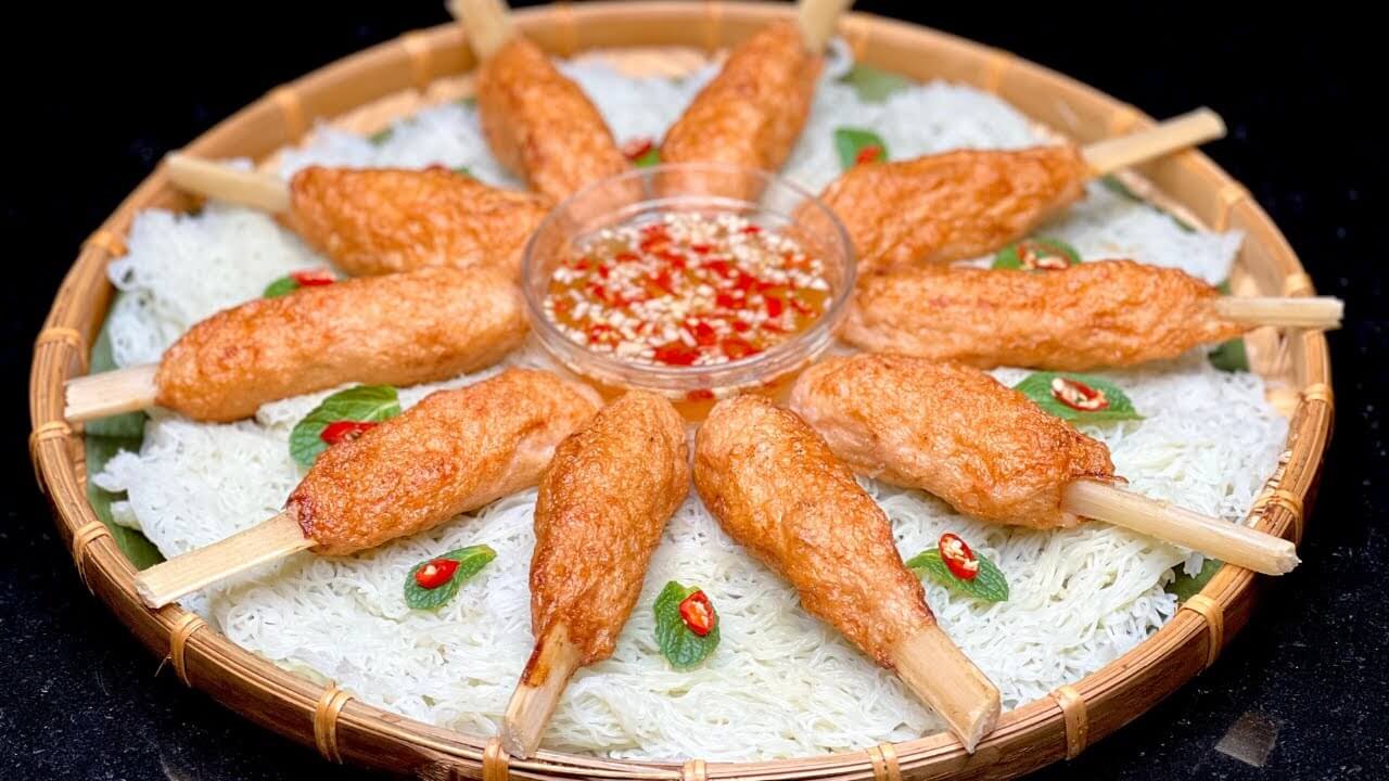 Chạo tôm là một món ăn nhẹ truyền thống của Việt Nam