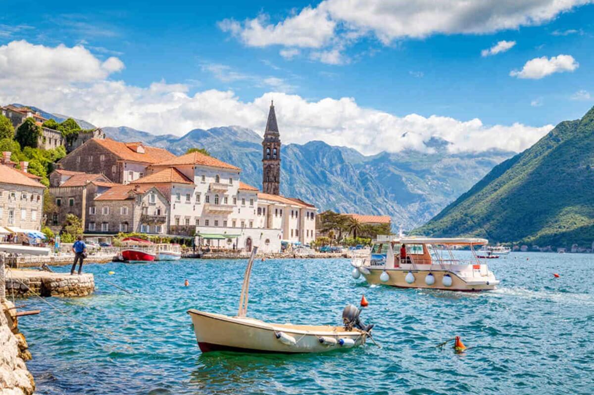 Montenegro nhìn từ phía biển.