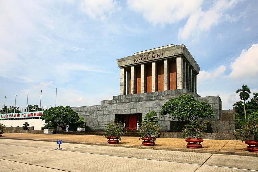 Đây là địa điểm mà mỗi người Việt Nam đều mong muốn đến thăm ít nhất một lần trong đời để thể hiện lòng thành kính đối với vị lãnh tụ vĩ đại của dân tộc.