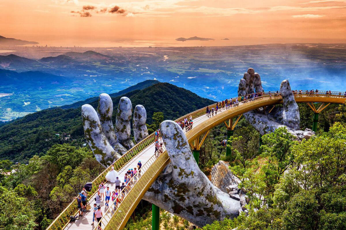 Đà Nẵng là nơi mà thiên nhiên và con người hòa quyện với nhau một cách hoàn hảo.