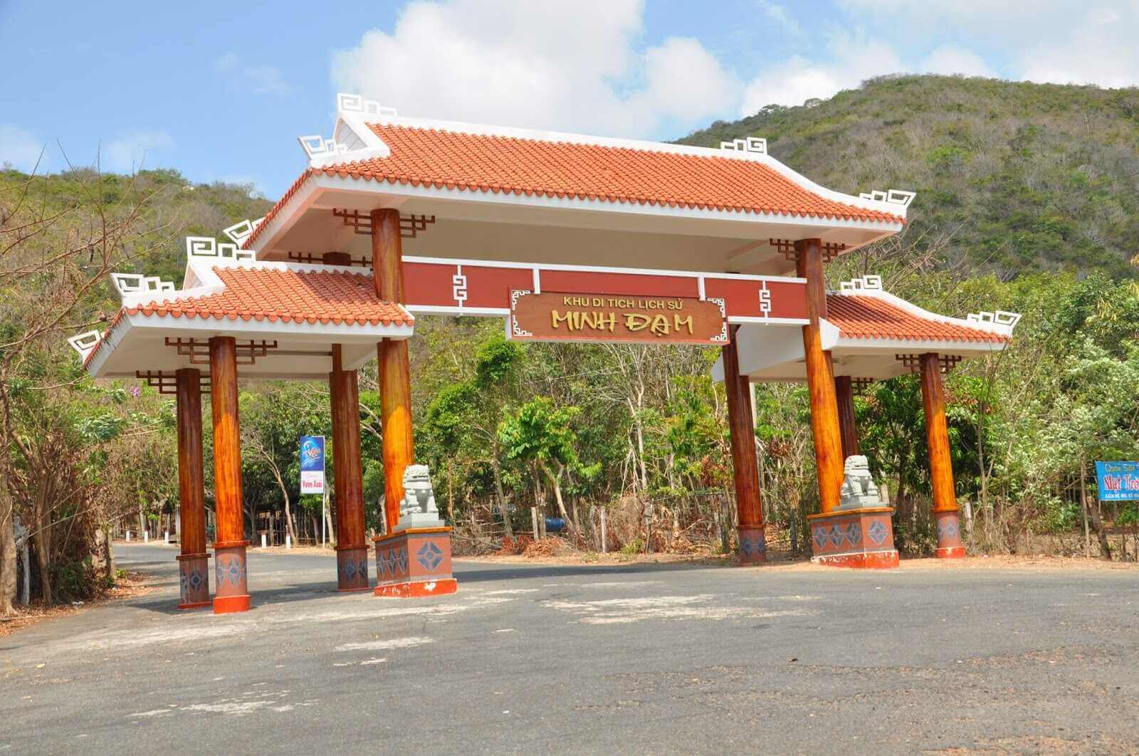 Khu di tích lịch sử núi Minh Đạm