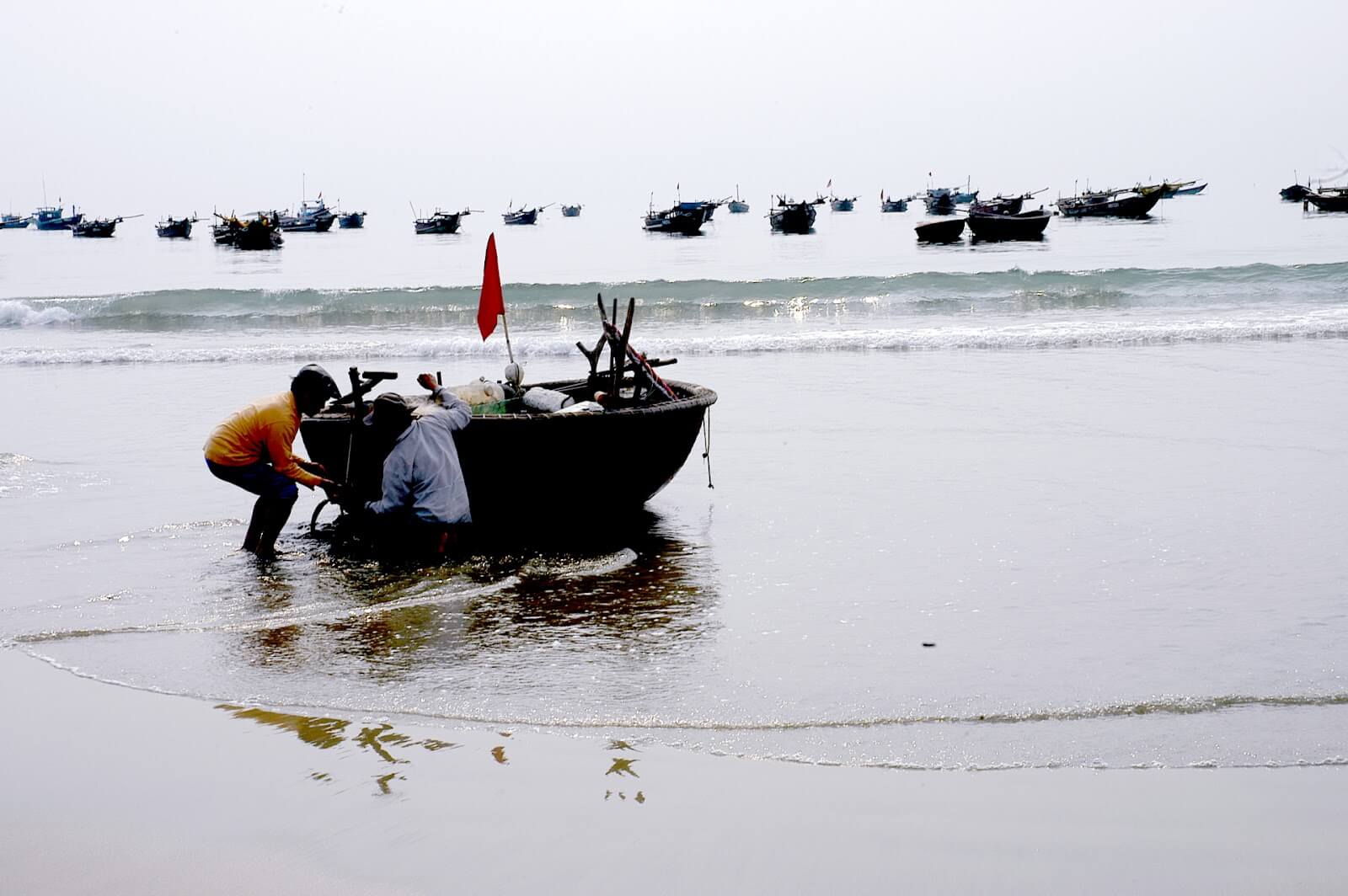 Trải nghiệm một ngày làm ngư dân