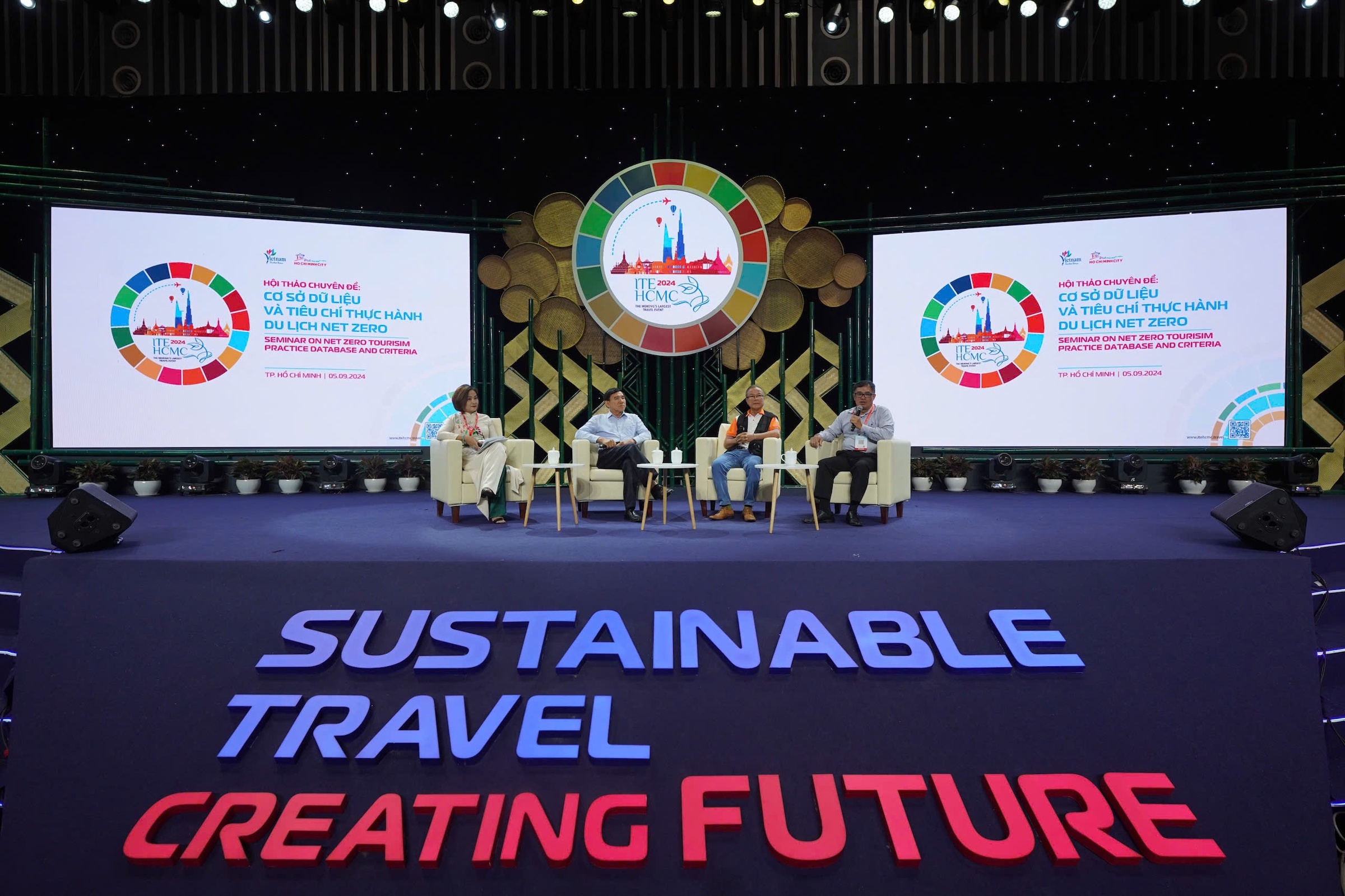 Các chuyên gia thảo luận về du lịch Net Zero trong khuôn khổ Hội chợ ITE HCMC 2024.