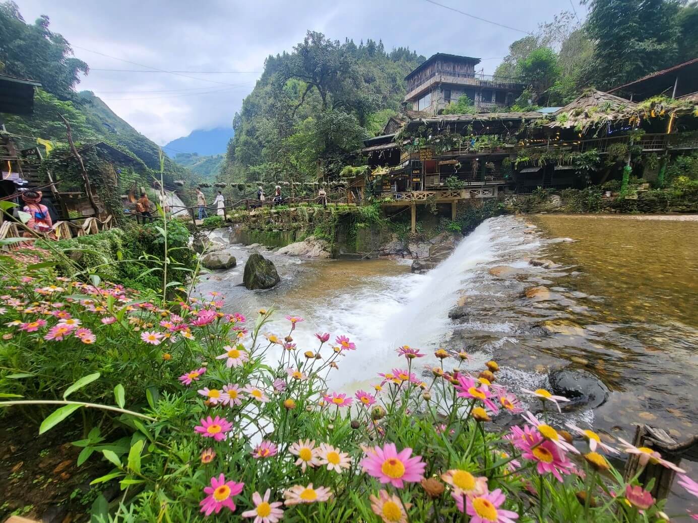 Khung cảnh thanh bình của bản Cát Cát