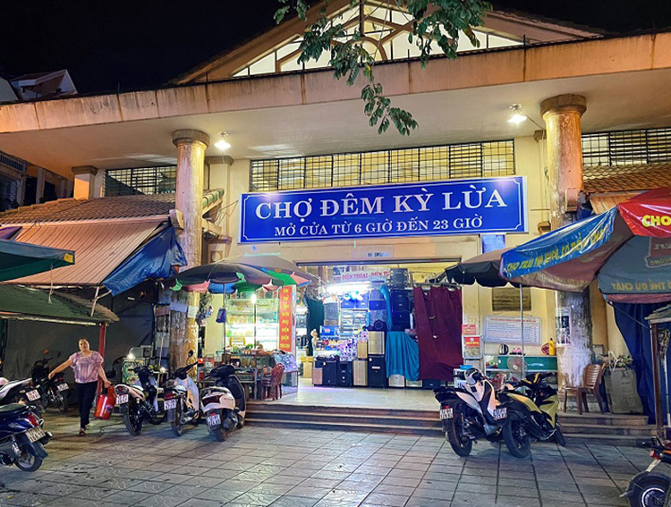Đền Mẫu Đồng Đăng.