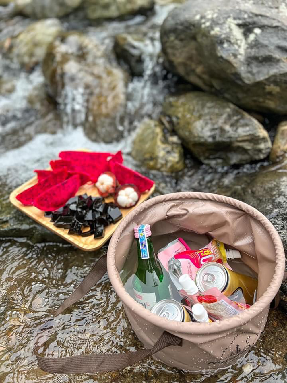 Khu cắm trại bên suối Mojen's Camp & Retreat.