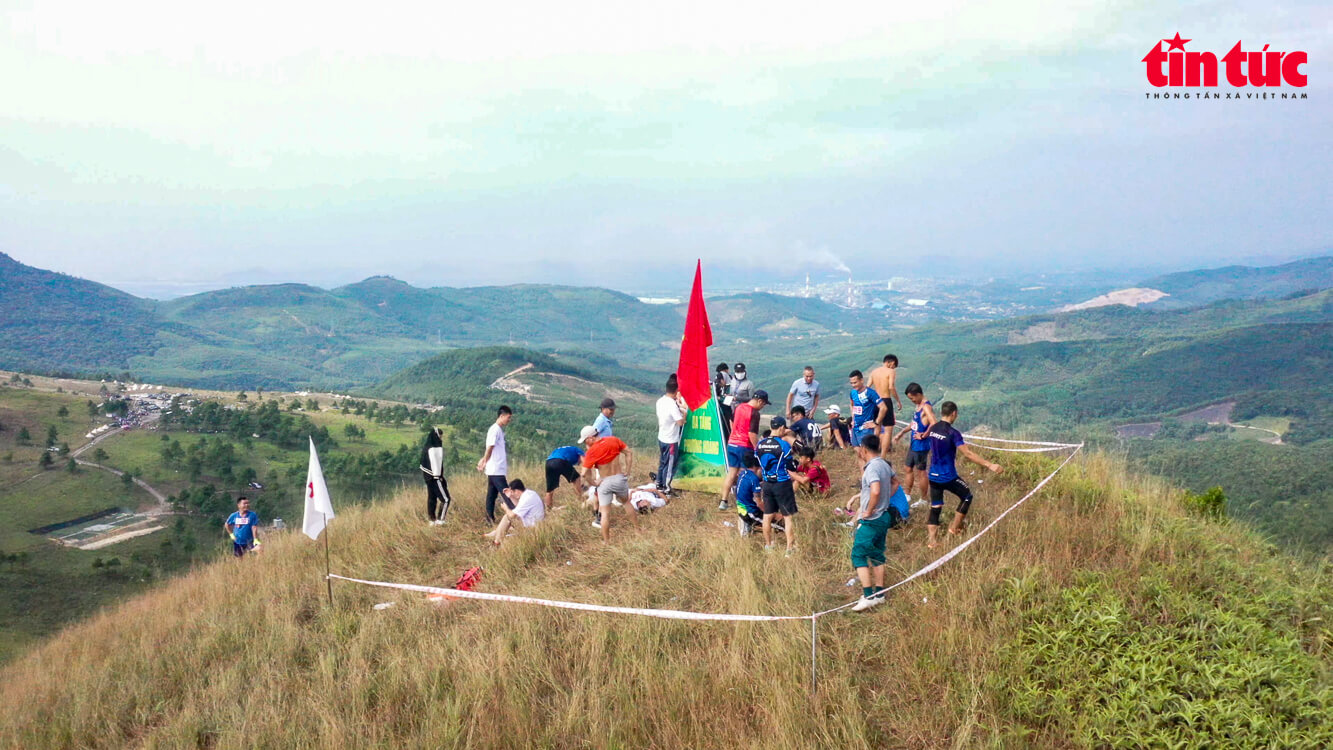 Uông Bí đang có 5 điểm du lịch: Khu di tích lịch sử và danh thắng Yên Tử, chùa Ba Vàng, chùa Phổ Am, đình Điền Công, chùa Long Khánh - miếu Cổ Linh; hai khu, điểm du lịch sinh thái hồ Yên Trung, thác Lựng Xanh.