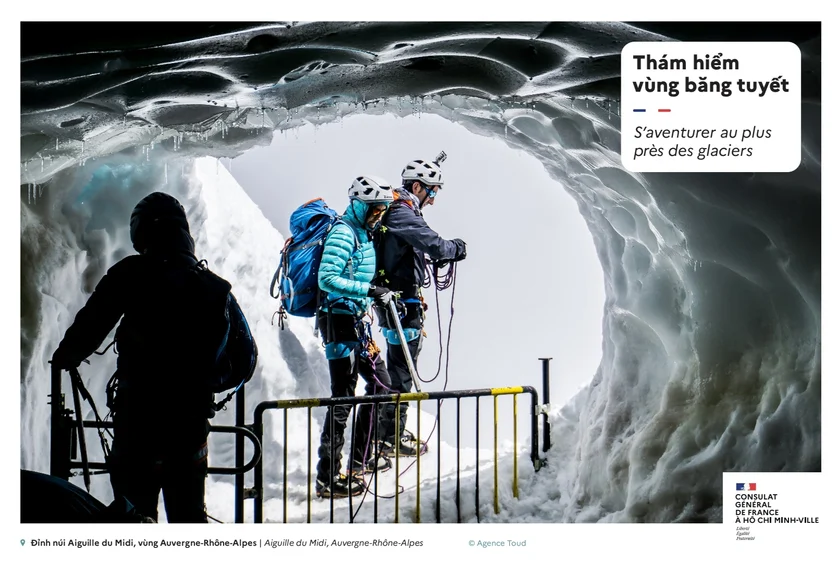 Thám hiểm vùng băng tuyết Aiguille du Midi.