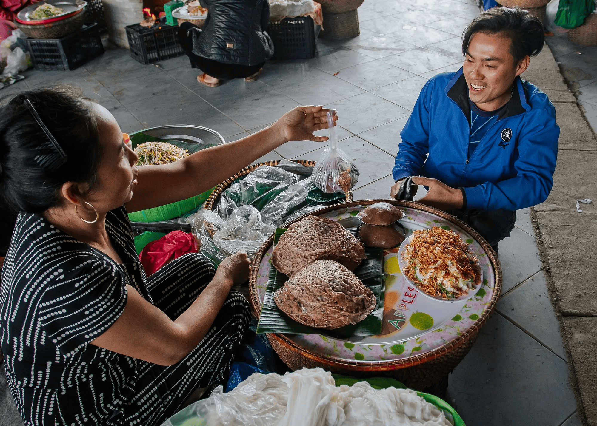 Món bánh dân dã đậm đà vị quê được nhiều người ưa chuộng.