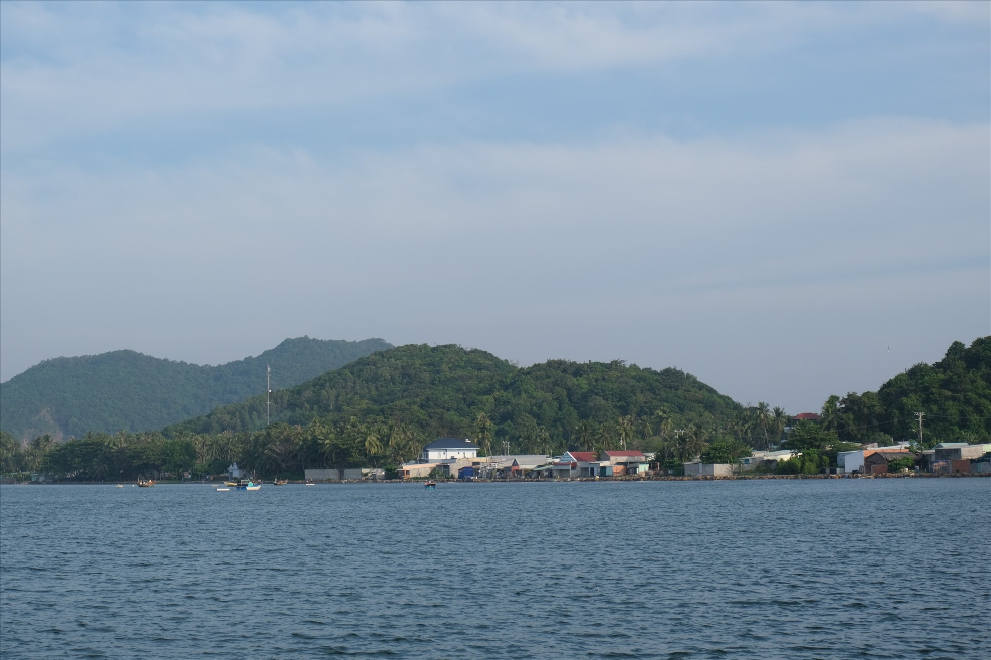Biển Hà Tiên bình yên.