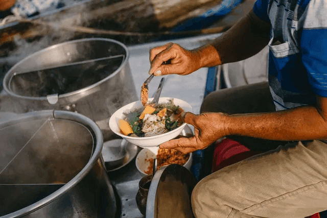 Ẩm thực độc đáo trên những chiếc ghe ở chợ nổi Cái Răng